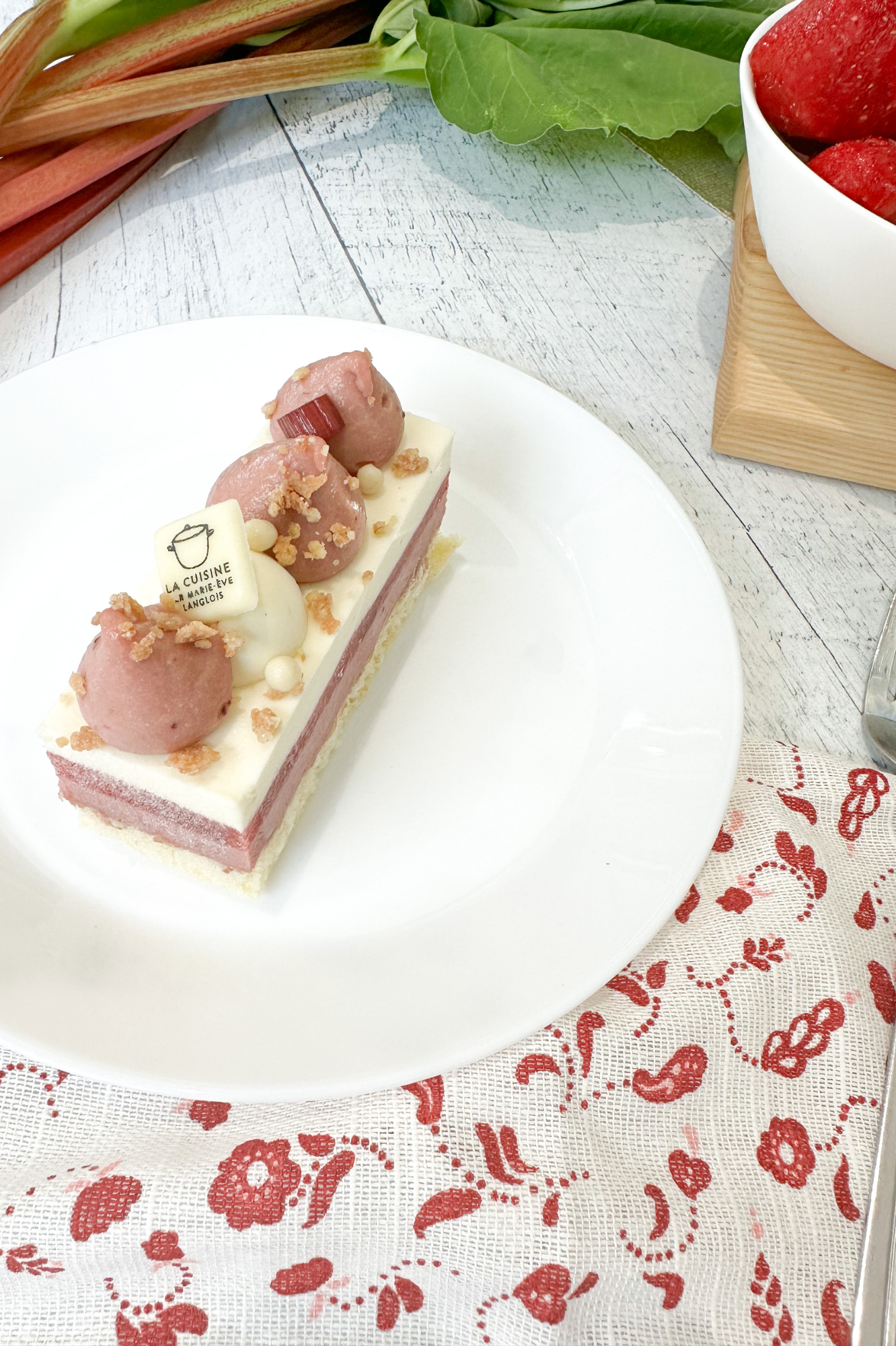 Gâteau fraises & rhubarbe - Portion individuelle