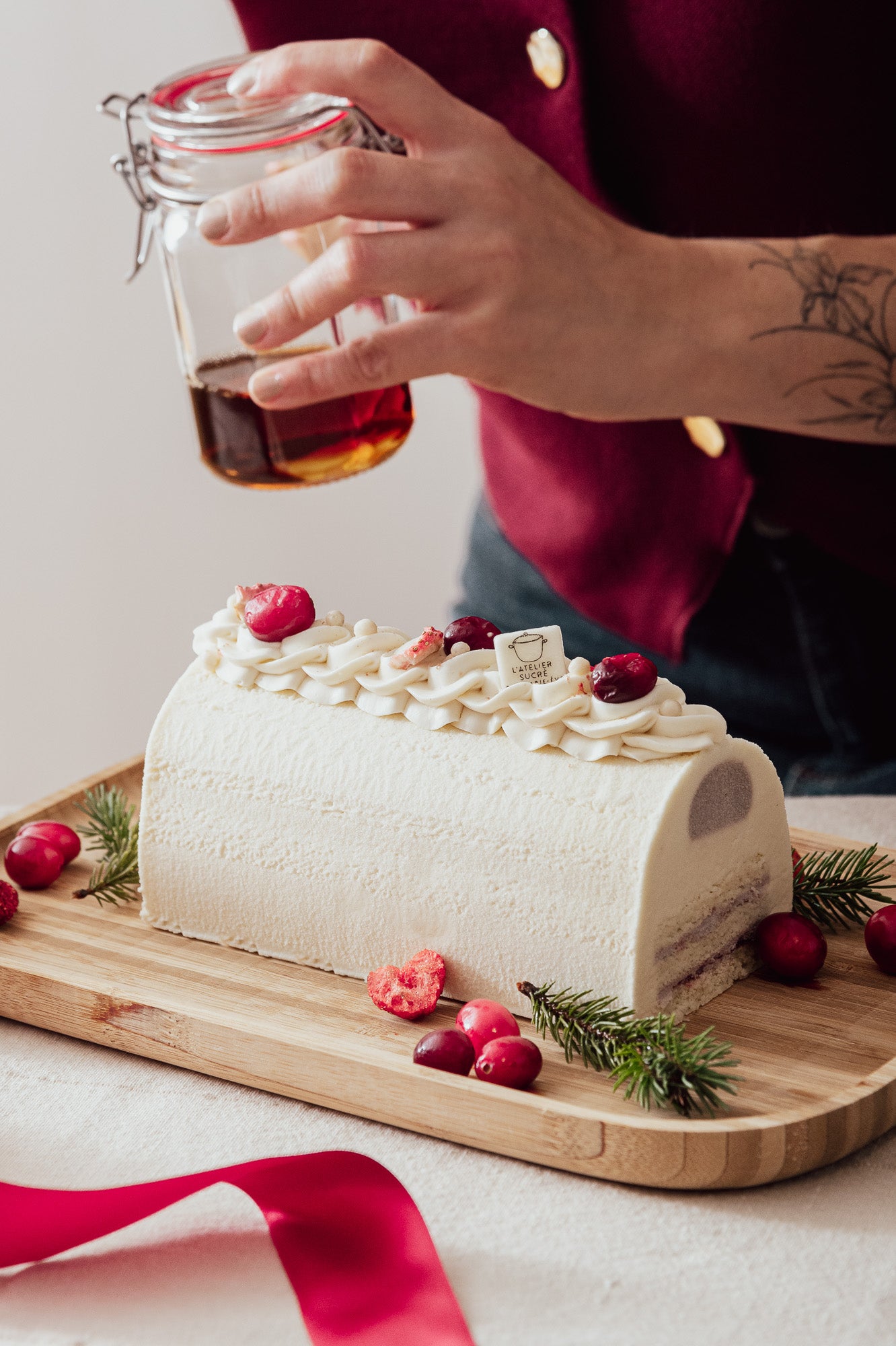 Bûche des fêtes 2025 - Érable, fraises et canneberges