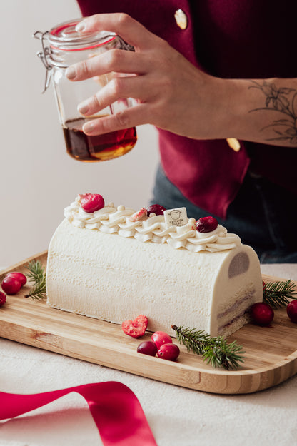 Bûche des fêtes 2025 - Érable, fraises et canneberges