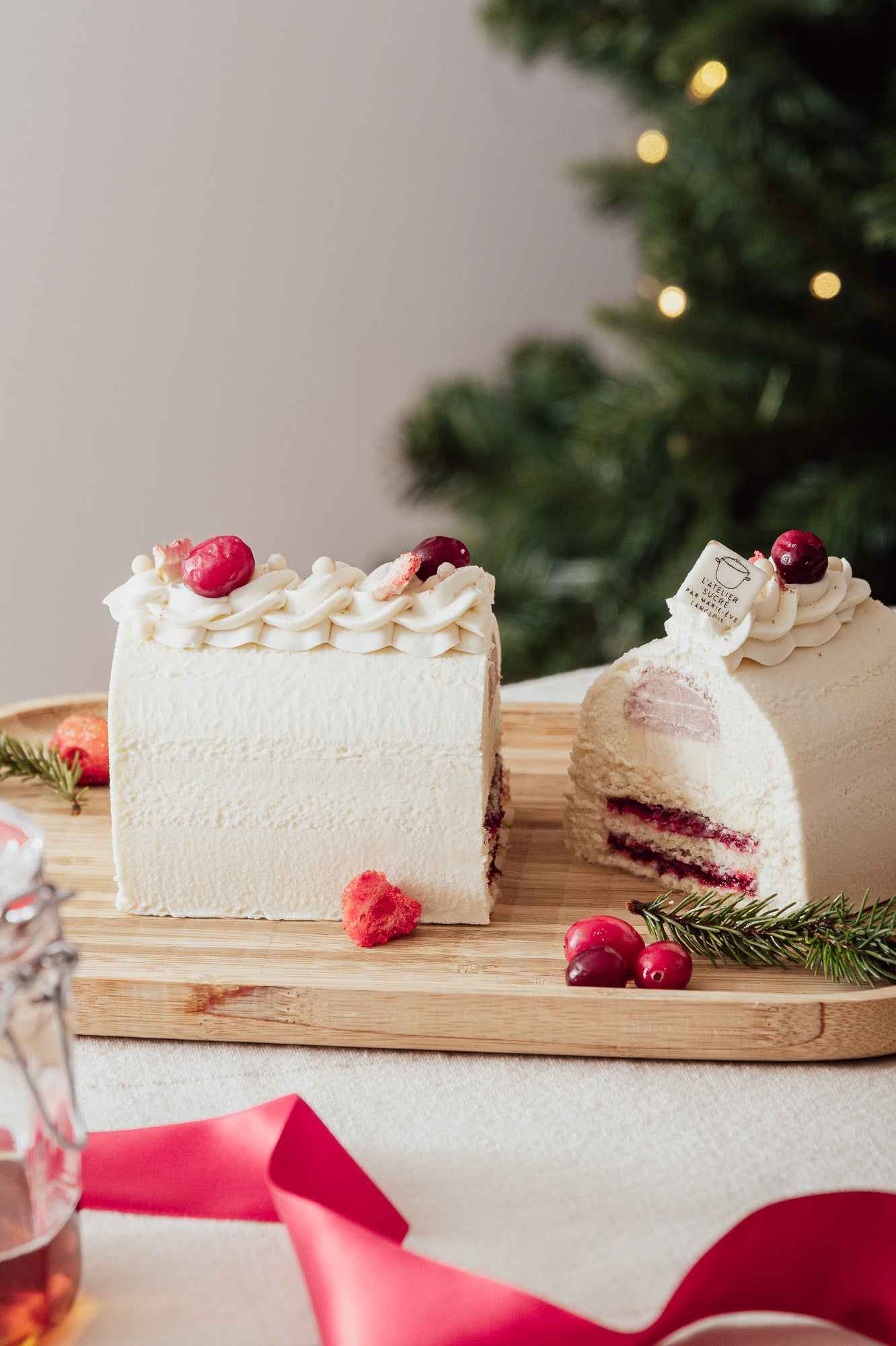 Bûche des fêtes 2025 - Érable, fraises et canneberges