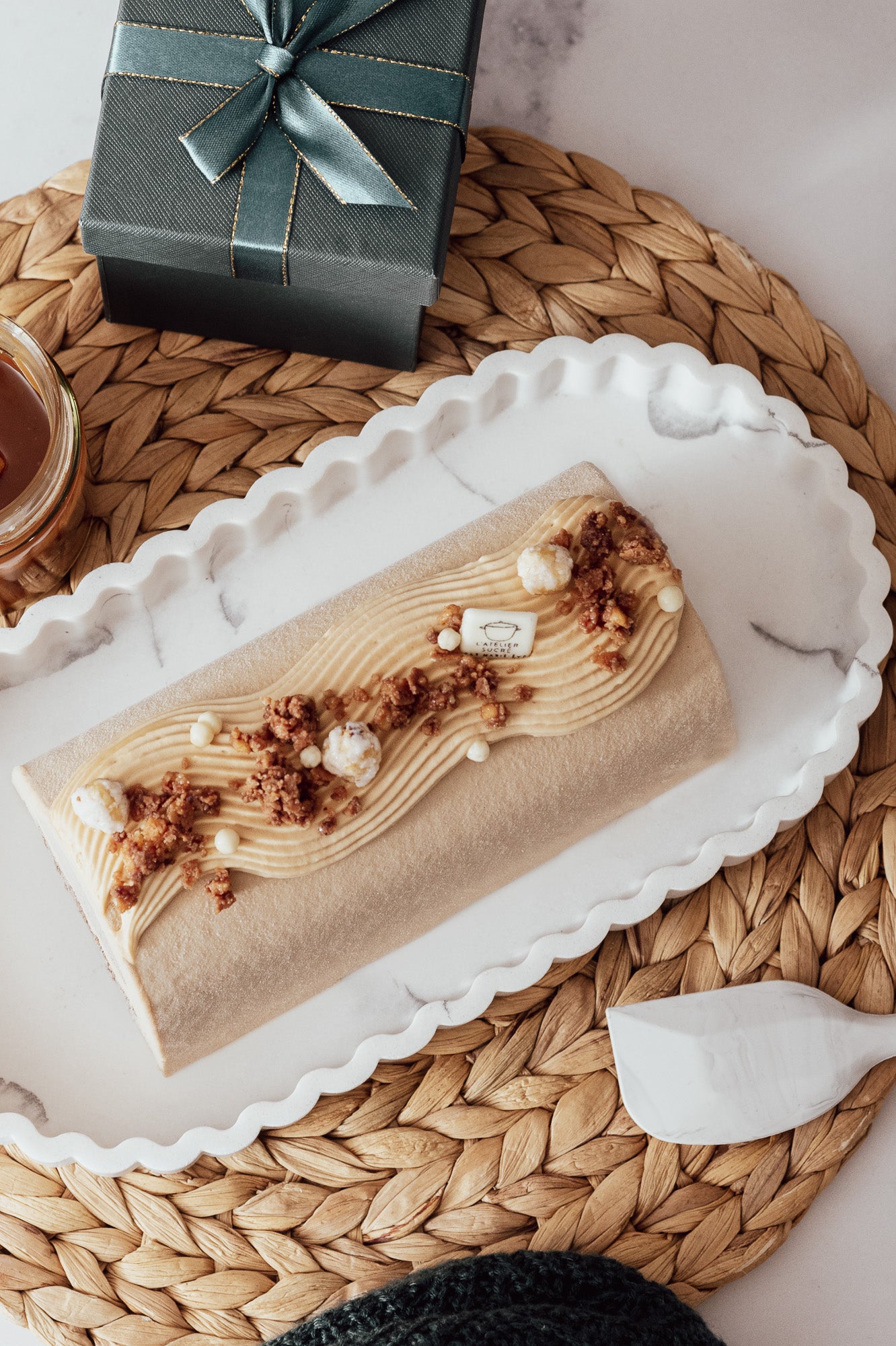 Bûche des fêtes 2025 - Praliné, chocolat et caramel