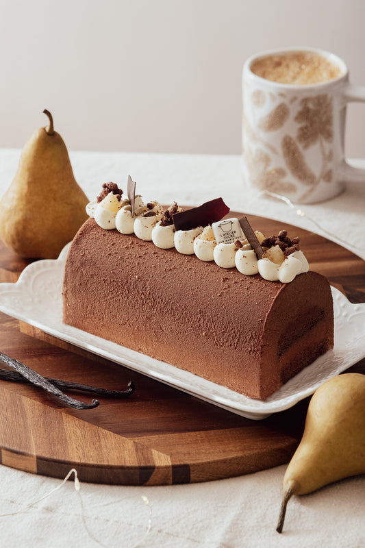 Bûche des fêtes 2025 - Chocolat, poire et vanille